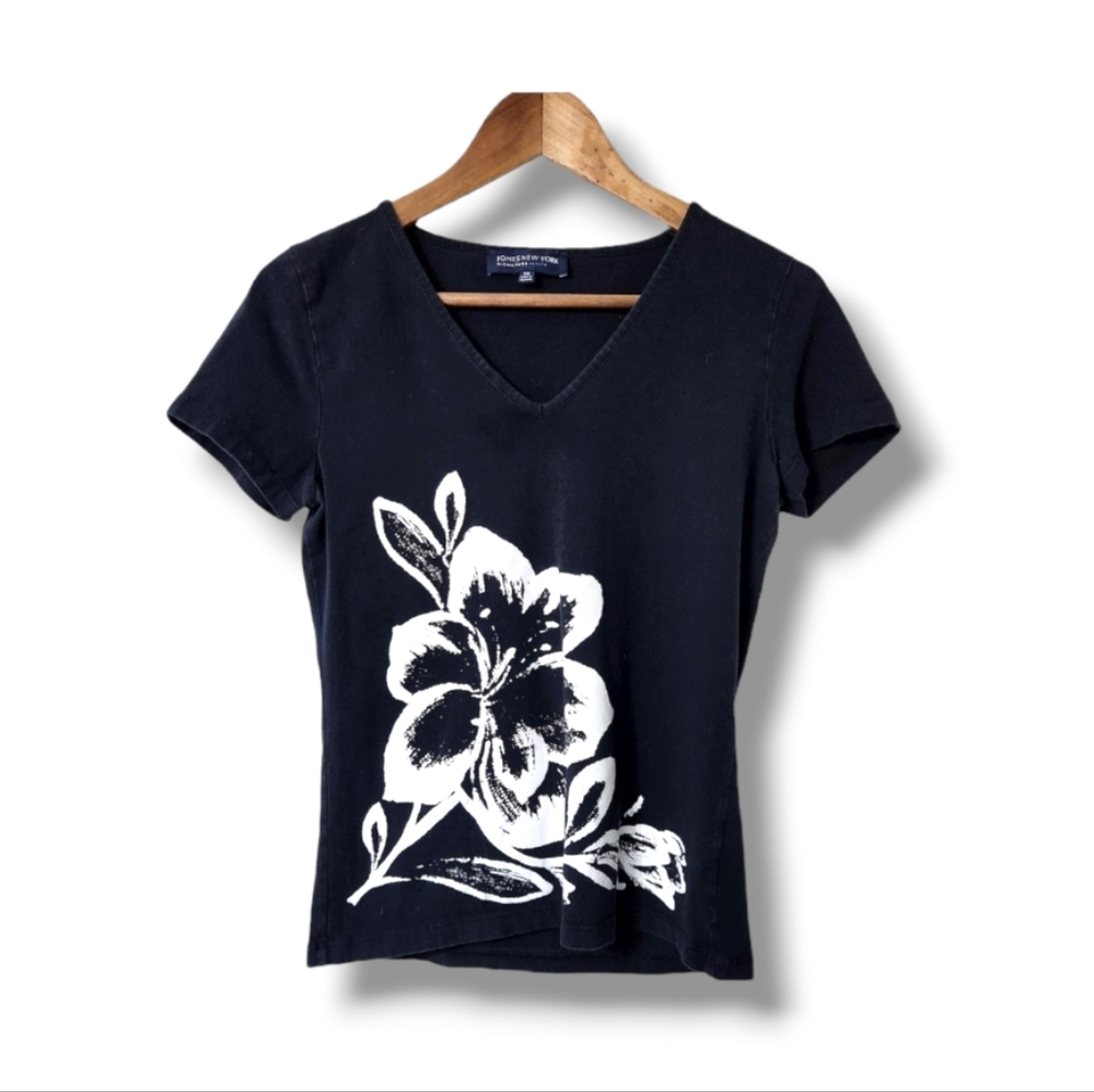 Jones New York Floral V-neck Short Sleeve Tee  | PS